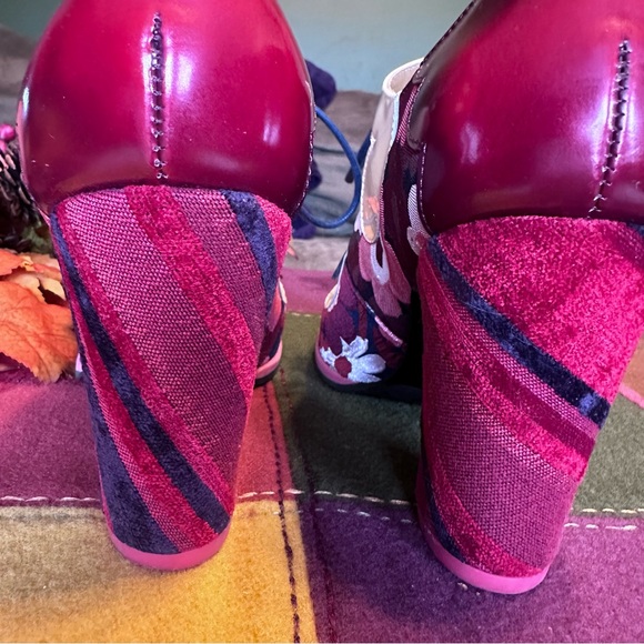 BUNDLED - Fluvog Attic Bahiana Lace-Up Heel in Red Floral - Picture 4 of 10